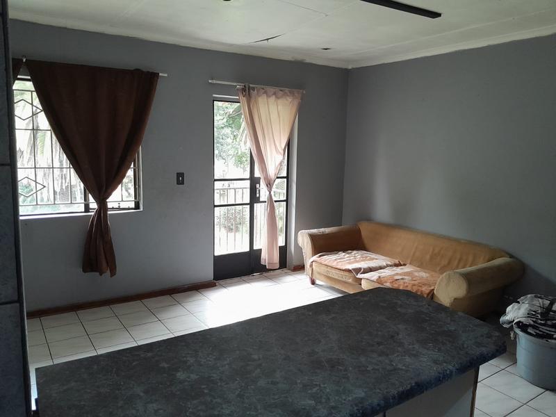 5 Bedroom Property for Sale in Cyrildene Gauteng