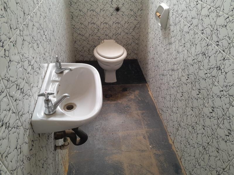 5 Bedroom Property for Sale in Cyrildene Gauteng