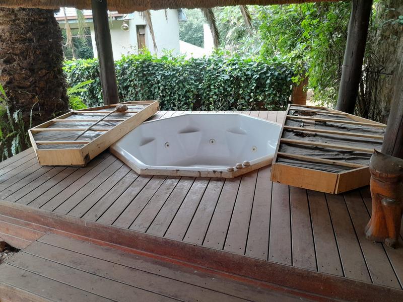 5 Bedroom Property for Sale in Cyrildene Gauteng