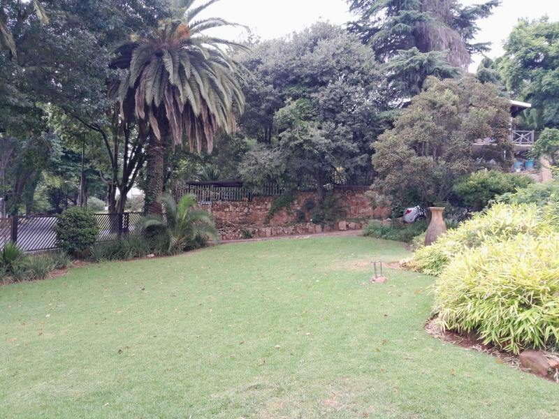5 Bedroom Property for Sale in Cyrildene Gauteng