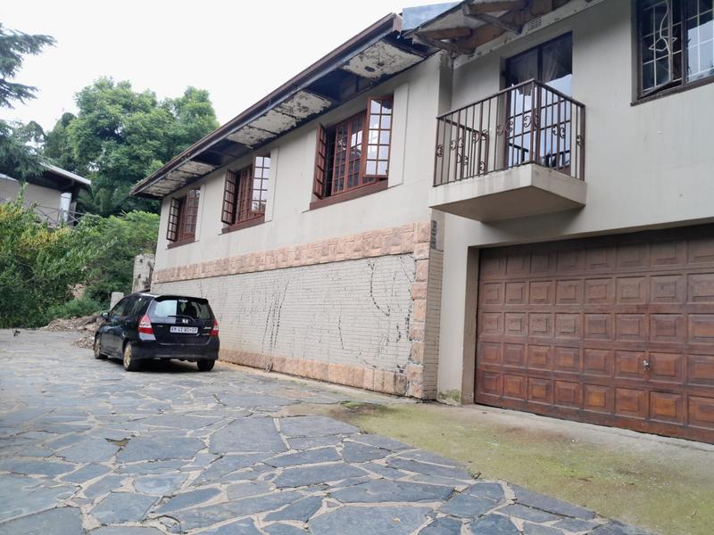 5 Bedroom Property for Sale in Cyrildene Gauteng