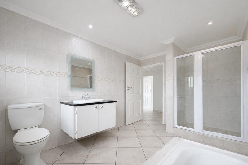 To Let 4 Bedroom Property for Rent in Waterkloof Ridge Gauteng