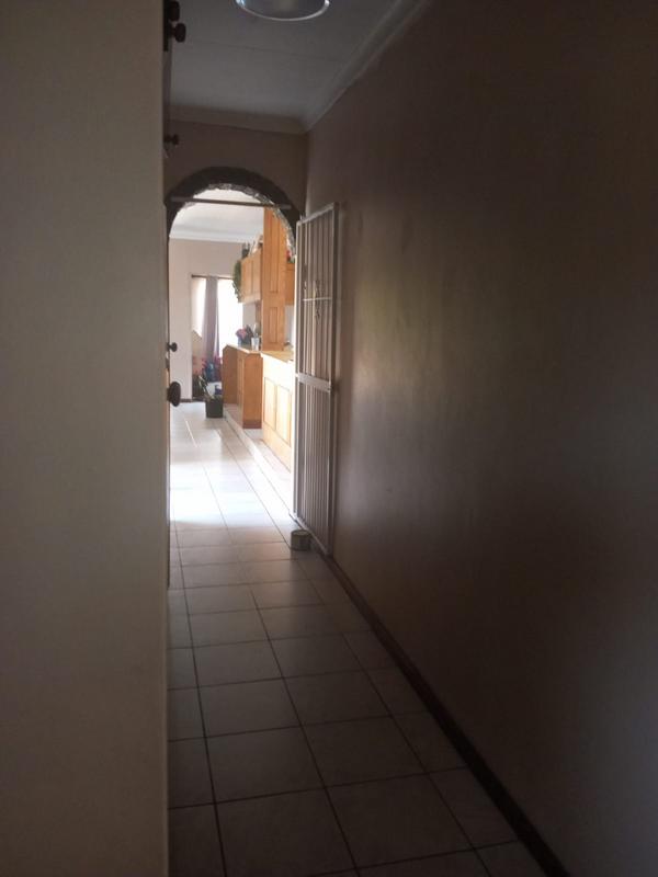 4 Bedroom Property for Sale in Petersfield Gauteng