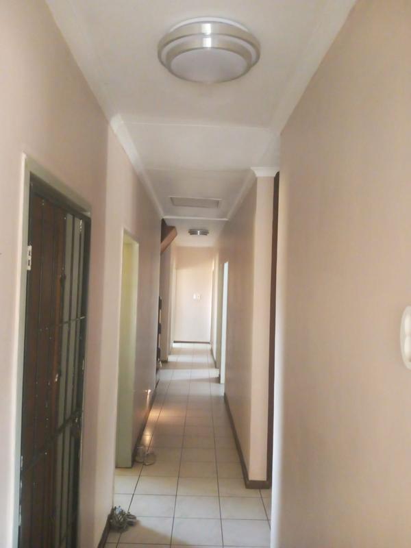 4 Bedroom Property for Sale in Petersfield Gauteng