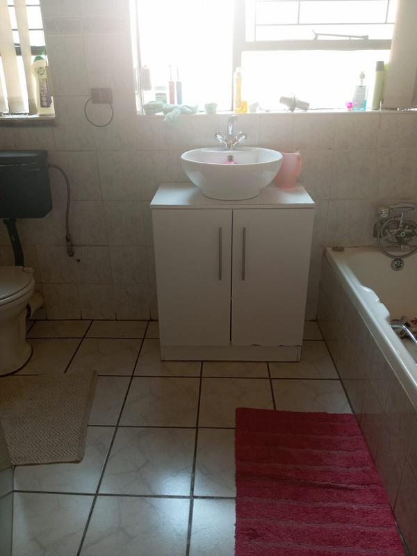 4 Bedroom Property for Sale in Petersfield Gauteng