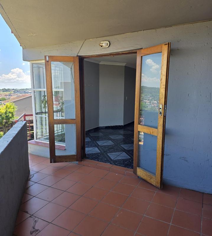 2 Bedroom Property for Sale in Ridgeway Gauteng