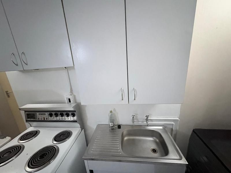 To Let 1 Bedroom Property for Rent in Blairgowrie Gauteng