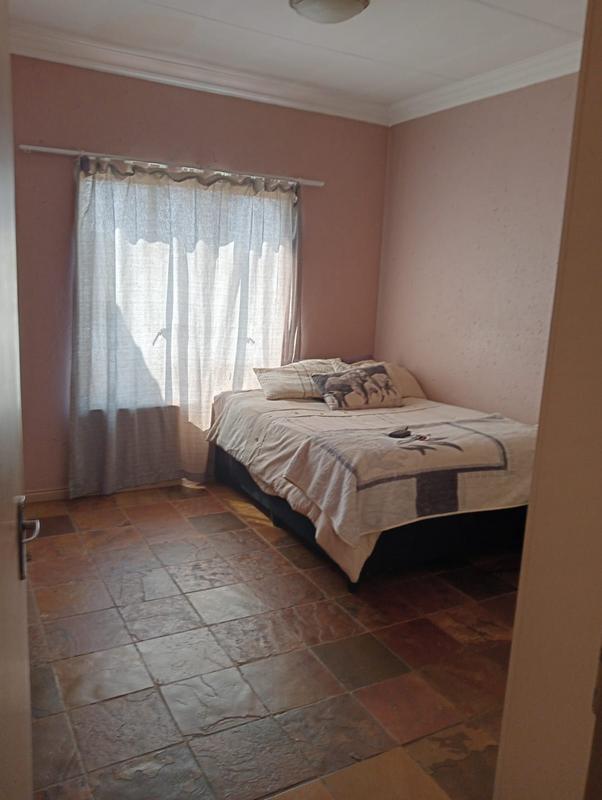 To Let 1 Bedroom Property for Rent in Weltevreden Park Gauteng