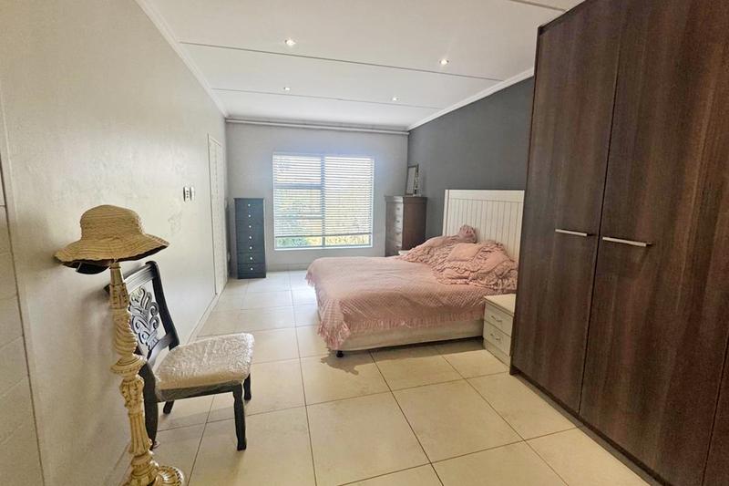 To Let 2 Bedroom Property for Rent in Sandown Gauteng