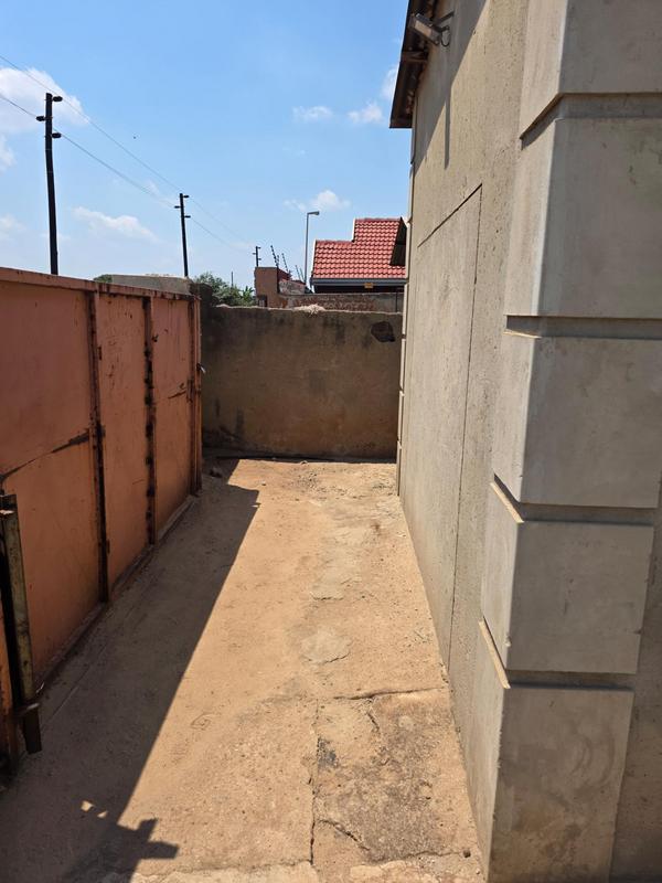 5 Bedroom Property for Sale in Ivory Park Gauteng