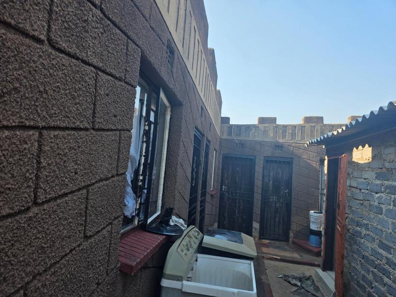 8 Bedroom Property for Sale in Tembisa Gauteng