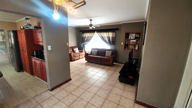 3 Bedroom Property for Sale in Sinoville Gauteng