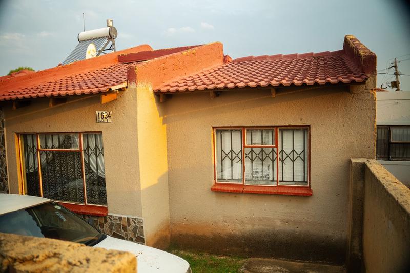 5 Bedroom Property for Sale in Thulani Gauteng