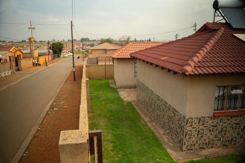 5 Bedroom Property for Sale in Thulani Gauteng