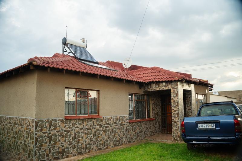 5 Bedroom Property for Sale in Thulani Gauteng