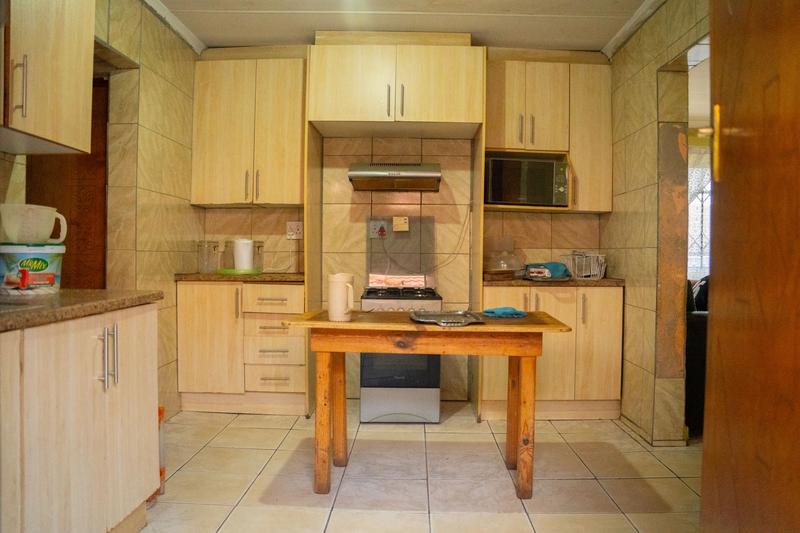 5 Bedroom Property for Sale in Thulani Gauteng