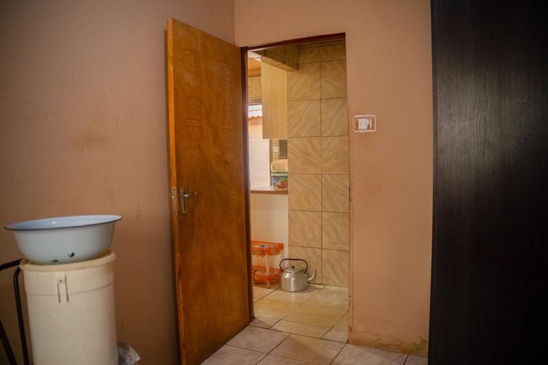 5 Bedroom Property for Sale in Thulani Gauteng