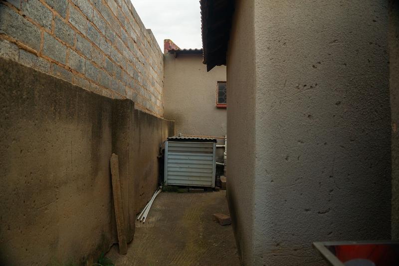 5 Bedroom Property for Sale in Thulani Gauteng