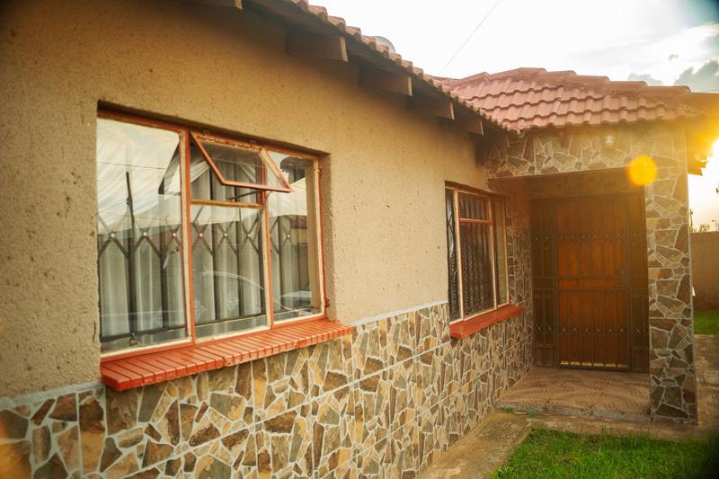 5 Bedroom Property for Sale in Thulani Gauteng