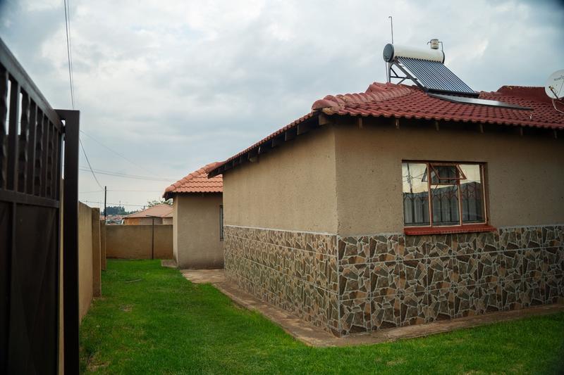 5 Bedroom Property for Sale in Thulani Gauteng