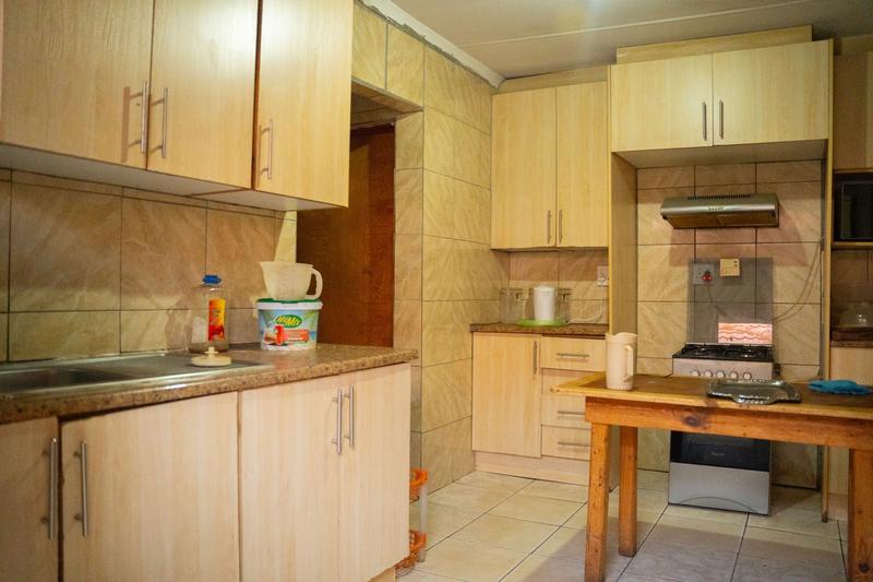 5 Bedroom Property for Sale in Thulani Gauteng