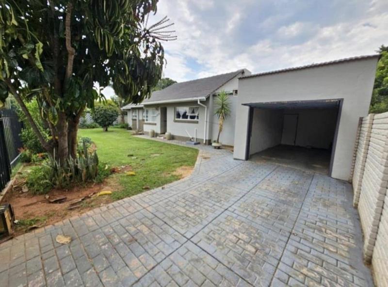 3 Bedroom Property for Sale in Dorandia Gauteng