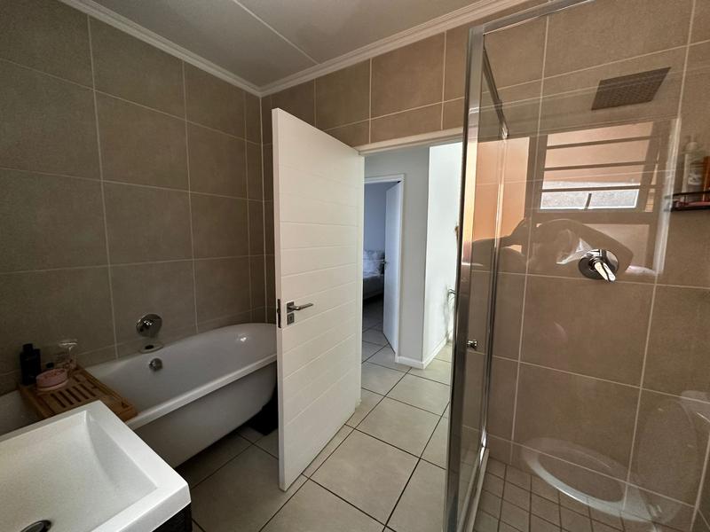 3 Bedroom Property for Sale in Olivedale Gauteng