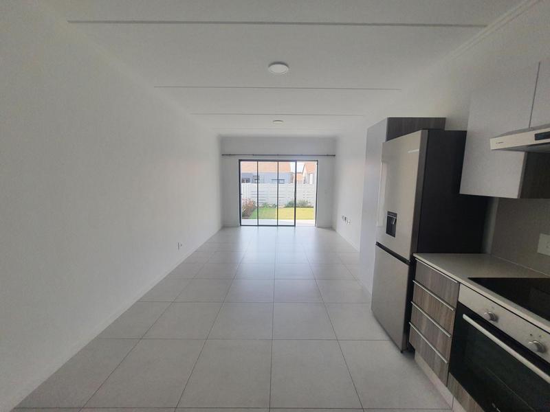 To Let 2 Bedroom Property for Rent in Beverley Gauteng