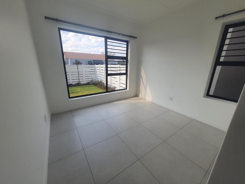 To Let 2 Bedroom Property for Rent in Beverley Gauteng