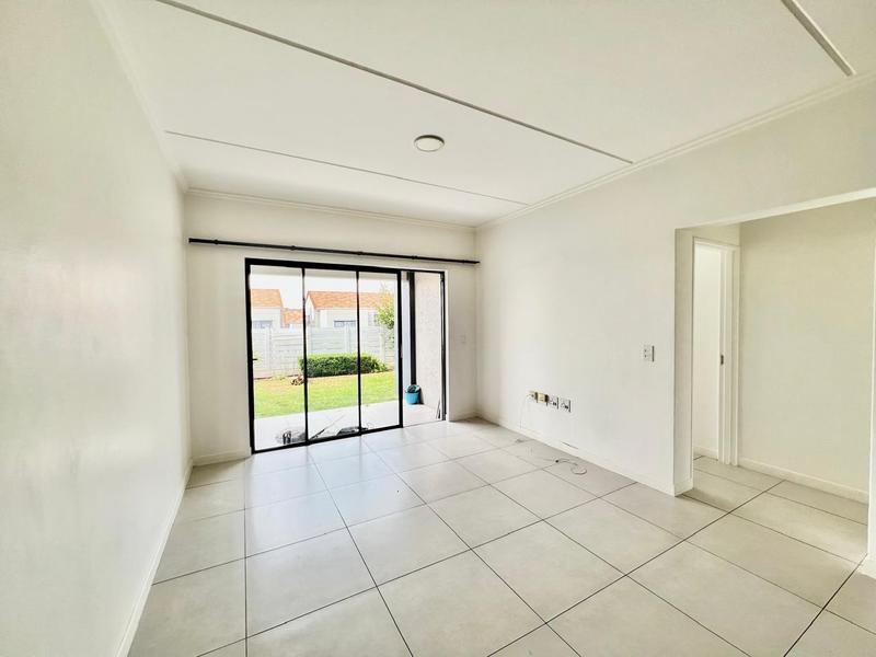 To Let 2 Bedroom Property for Rent in Beverley Gauteng