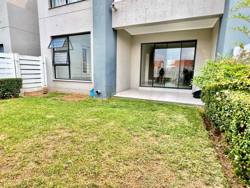 To Let 2 Bedroom Property for Rent in Beverley Gauteng
