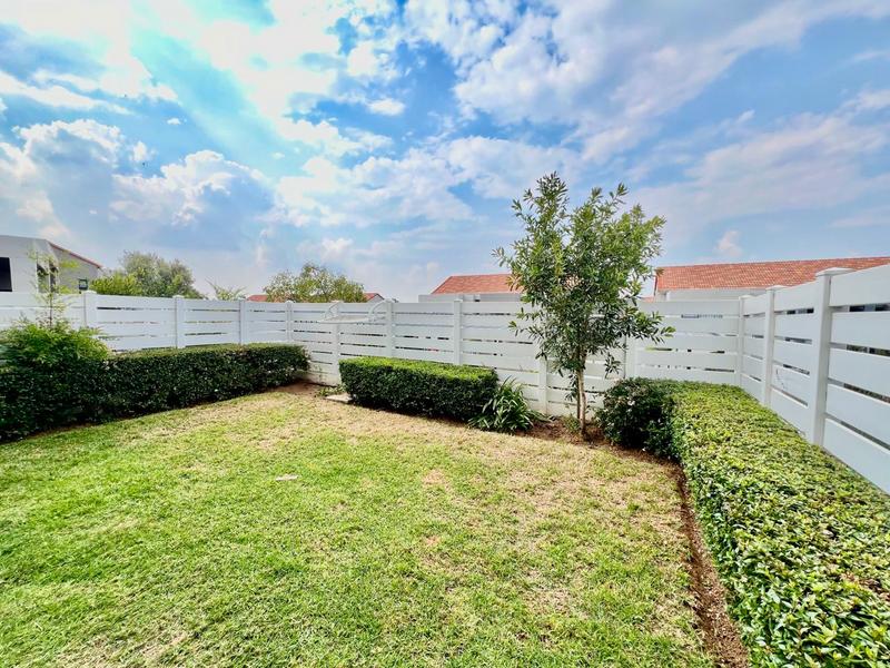 To Let 2 Bedroom Property for Rent in Beverley Gauteng