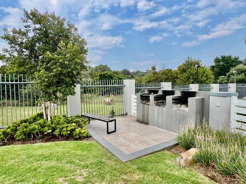 To Let 2 Bedroom Property for Rent in Beverley Gauteng