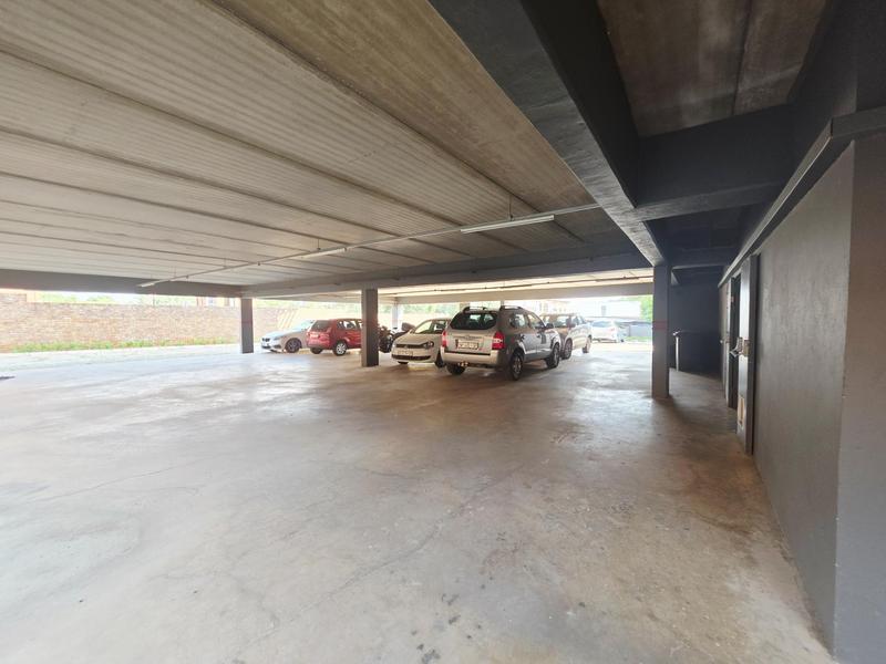 To Let commercial Property for Rent in Die Hoewes Gauteng