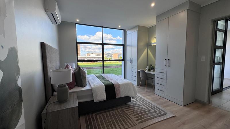 To Let 3 Bedroom Property for Rent in Midfield Estate Gauteng