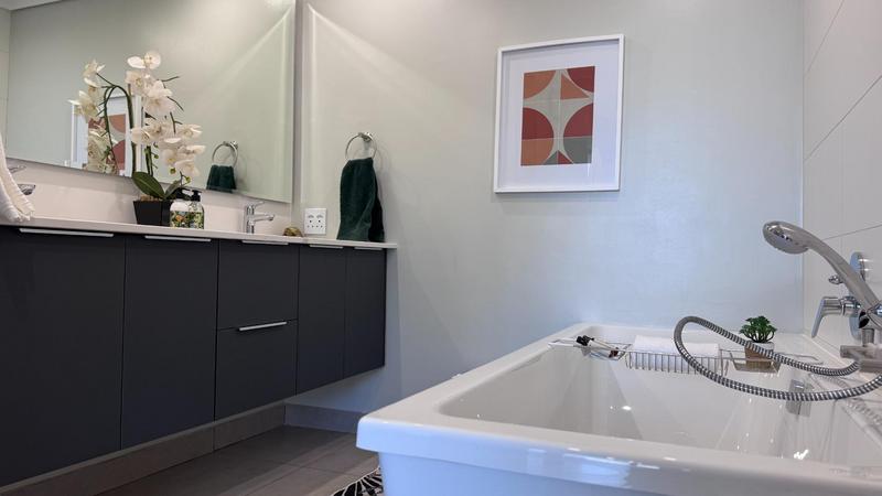 To Let 3 Bedroom Property for Rent in Midfield Estate Gauteng