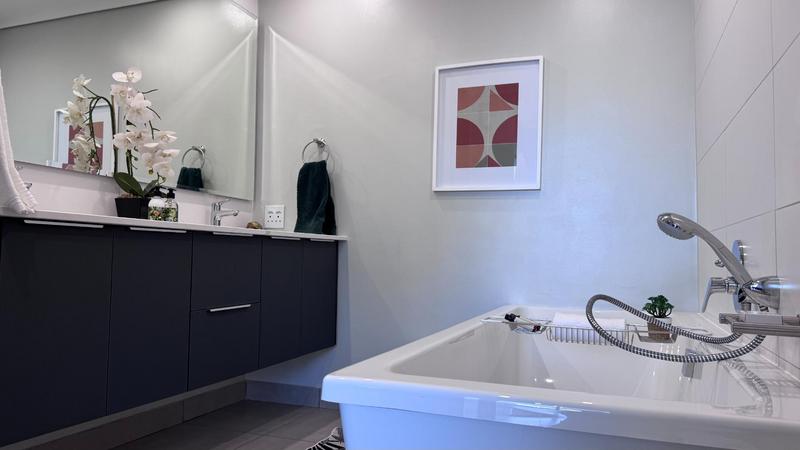 To Let 3 Bedroom Property for Rent in Midfield Estate Gauteng