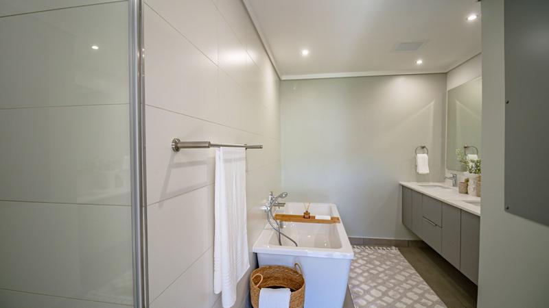 To Let 3 Bedroom Property for Rent in Midfield Estate Gauteng