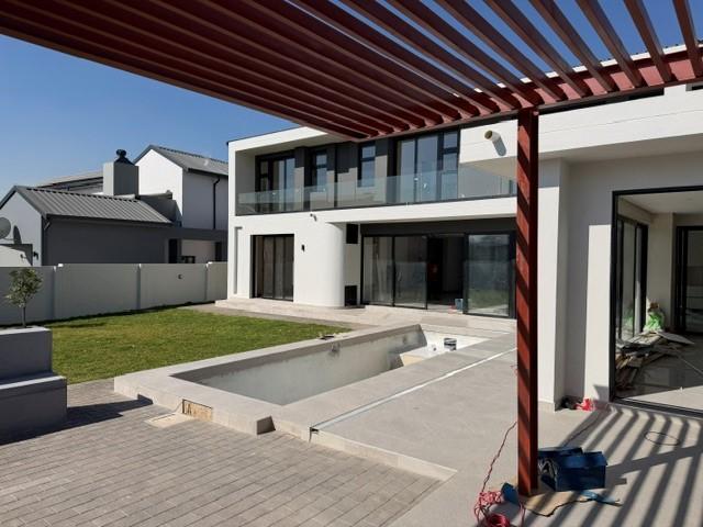 5 Bedroom Property for Sale in Midstream Heights Gauteng