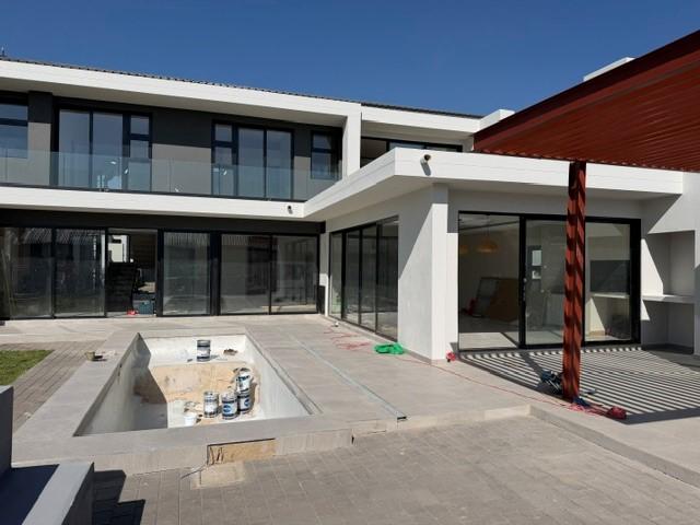 5 Bedroom Property for Sale in Midstream Heights Gauteng