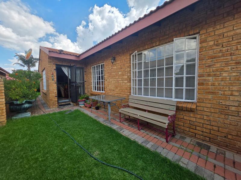 3 Bedroom Property for Sale in Eike Park Gauteng