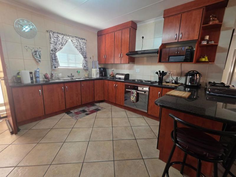 3 Bedroom Property for Sale in Eike Park Gauteng
