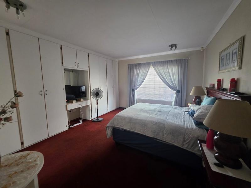 3 Bedroom Property for Sale in Eike Park Gauteng