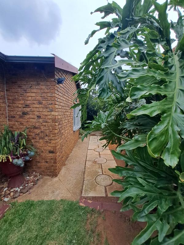 2 Bedroom Property for Sale in Wannenburghoogte Gauteng