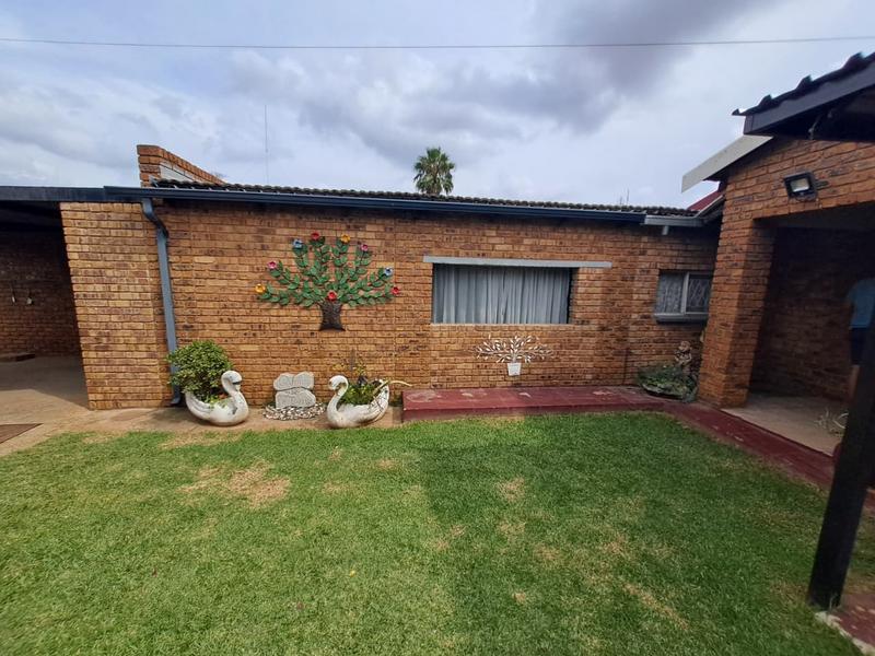 2 Bedroom Property for Sale in Wannenburghoogte Gauteng