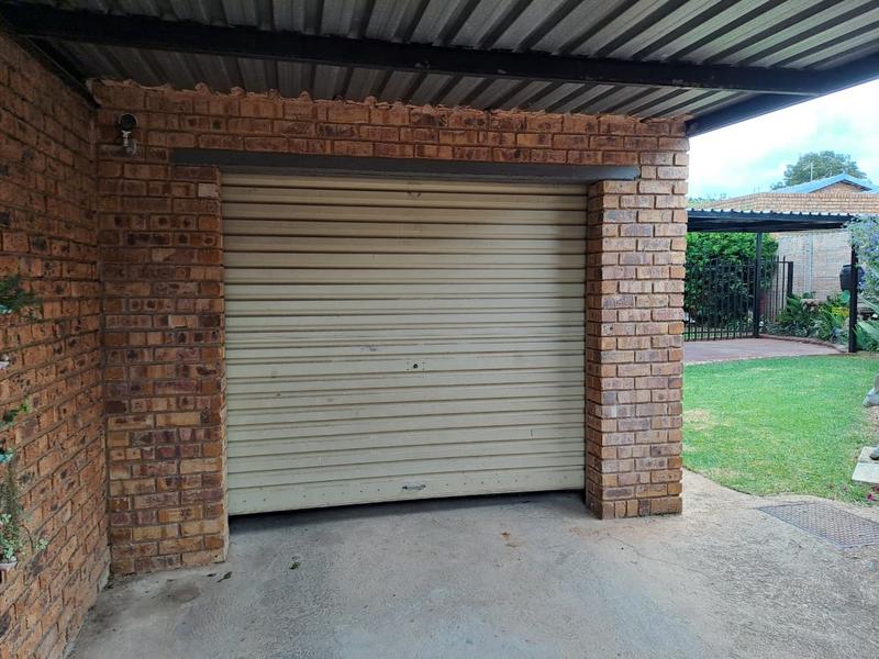 2 Bedroom Property for Sale in Wannenburghoogte Gauteng