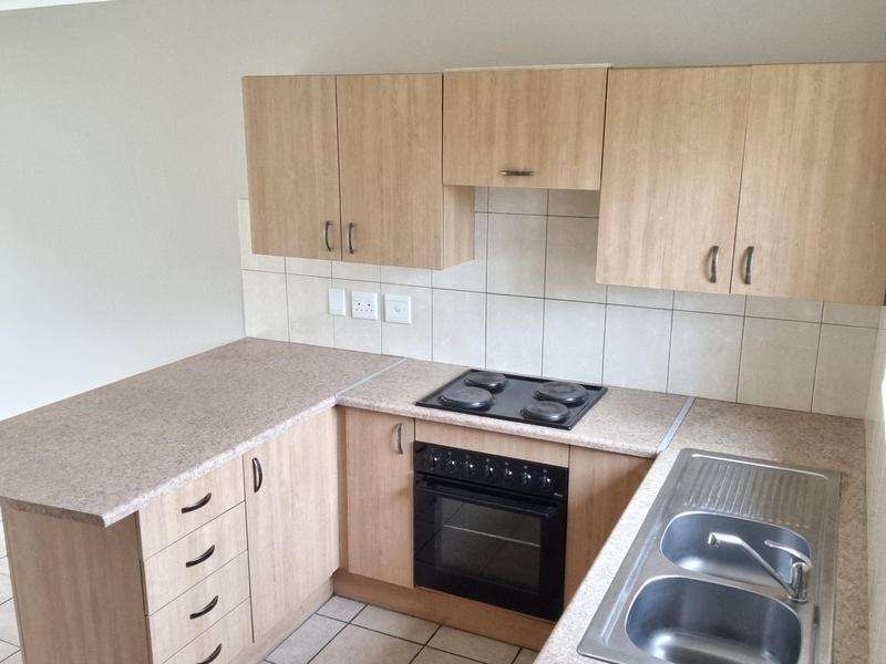 To Let 2 Bedroom Property for Rent in Ruimsig Gauteng
