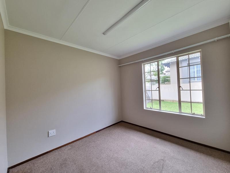To Let 2 Bedroom Property for Rent in Ruimsig Gauteng