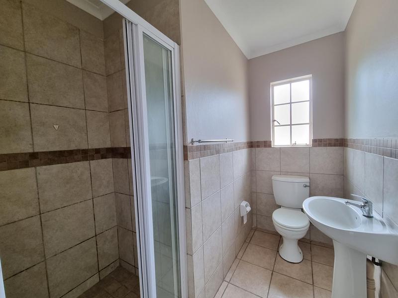 To Let 2 Bedroom Property for Rent in Ruimsig Gauteng