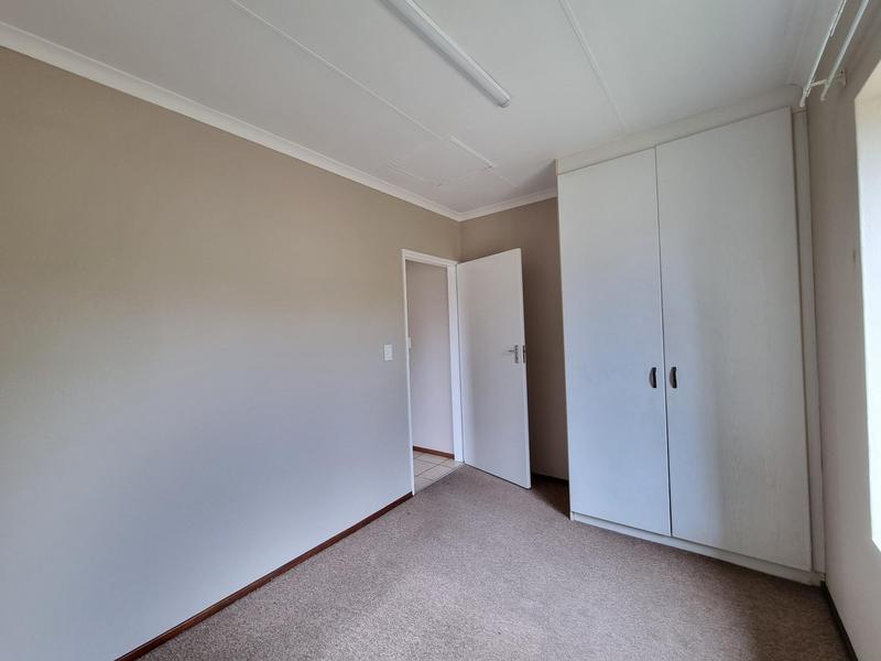 To Let 2 Bedroom Property for Rent in Ruimsig Gauteng